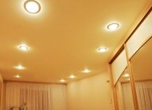 Основные преимущества натяжных потолков