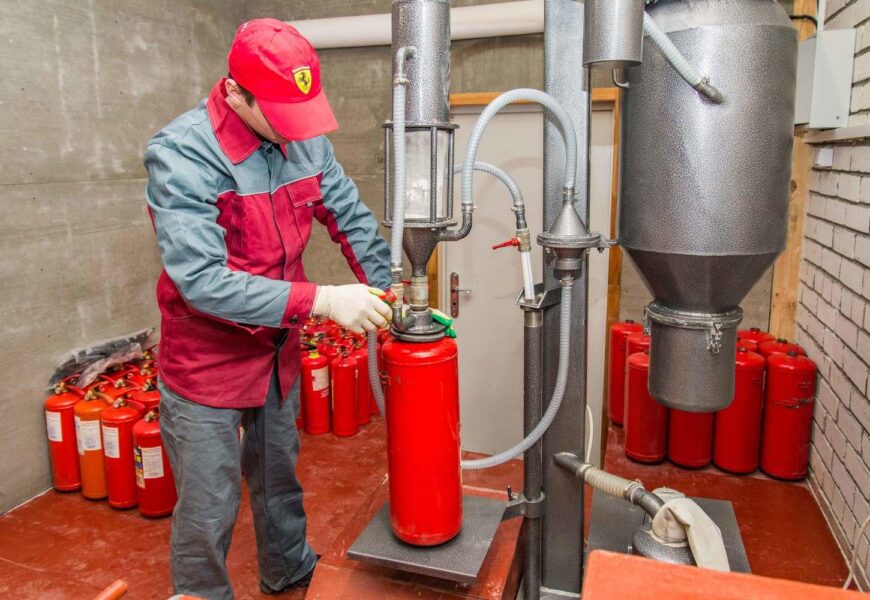 Почему важна перезарядка огнетушителей?